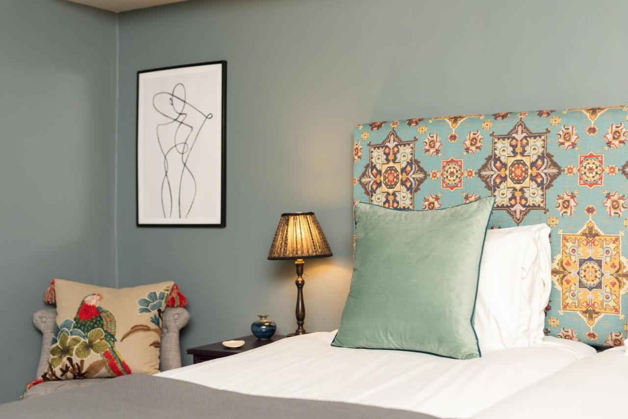 Jersey Arms Hotel بيسيستر المظهر الخارجي الصورة