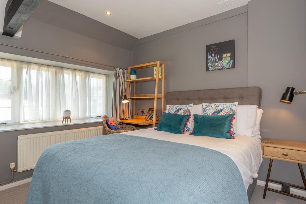 Jersey Arms Hotel بيسيستر المظهر الخارجي الصورة